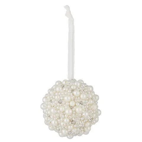 Bauble adorned with pearls of all sizes